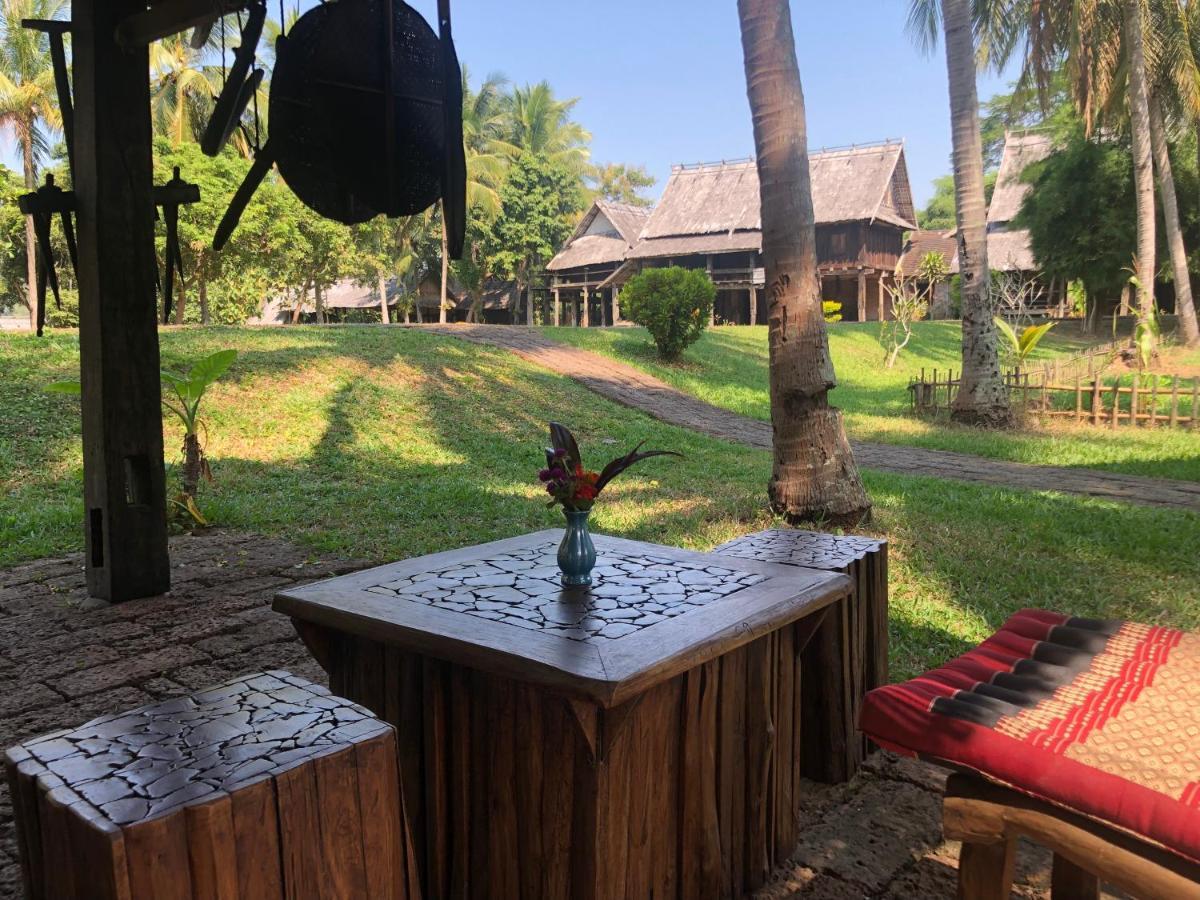 On The Mekong Resort Luang Prabang Luaran gambar