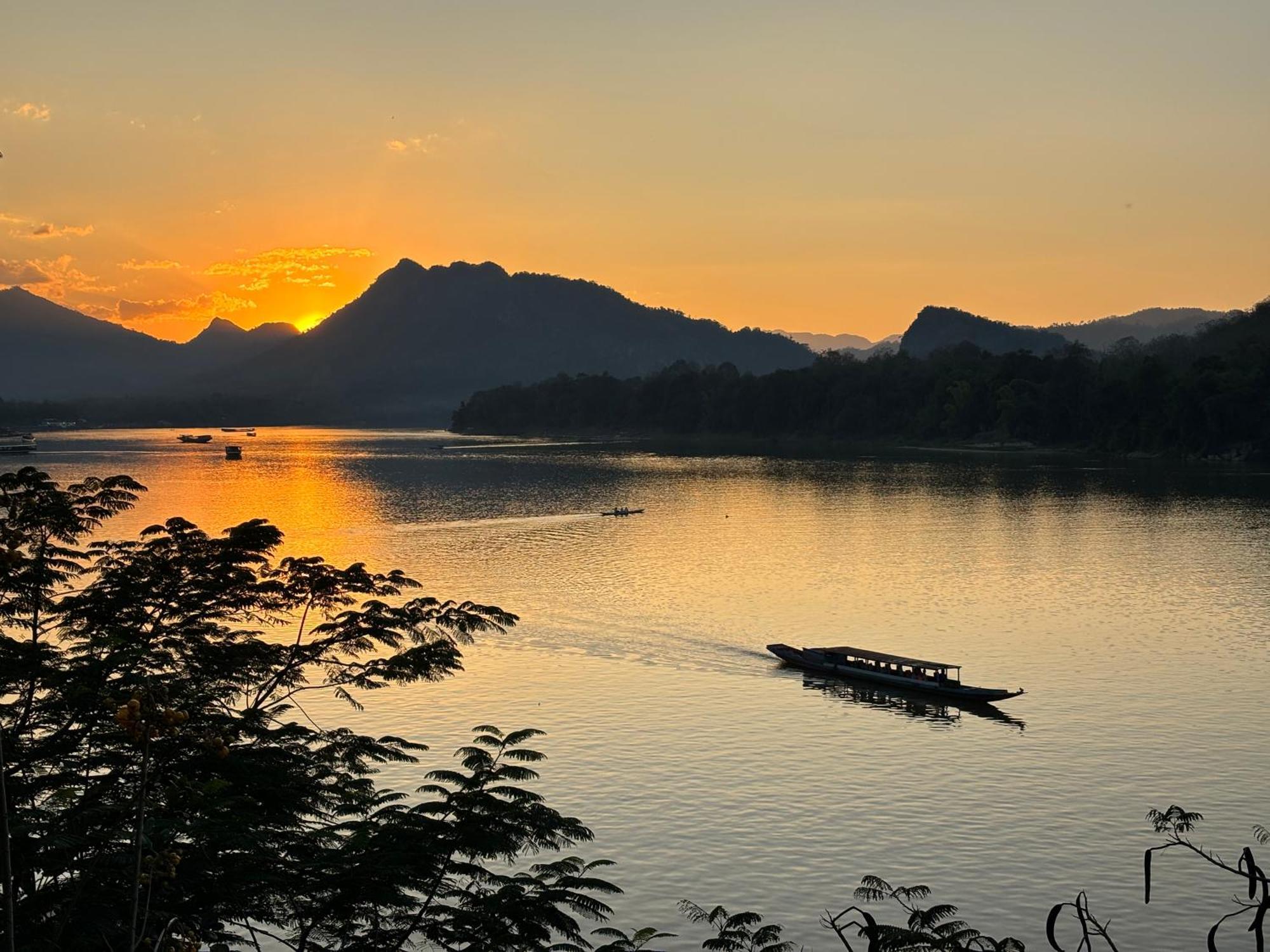 On The Mekong Resort Luang Prabang Luaran gambar