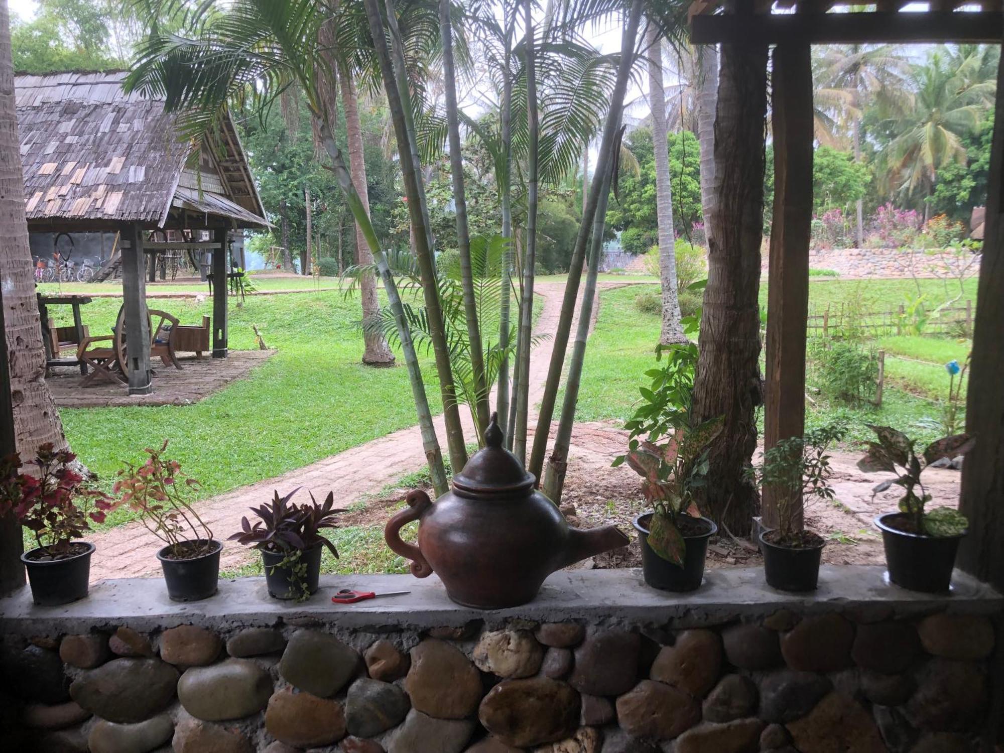 On The Mekong Resort Luang Prabang Luaran gambar